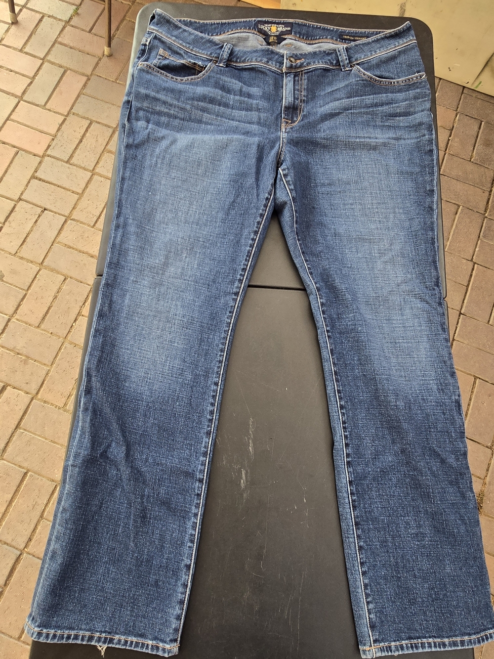Lucky Brand Women's Dark Blue Straight-Leg Jeans